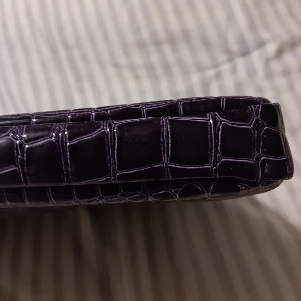 Small computer 🧜‍♀️ purple bag crocodile print